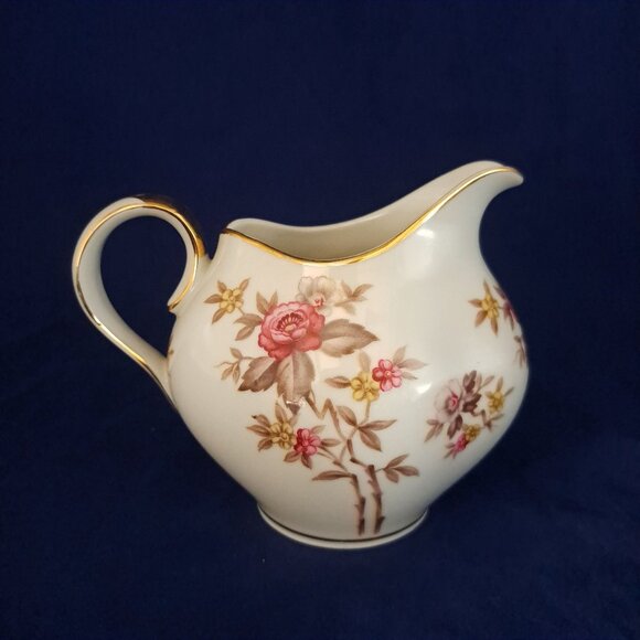 Vintage Norleans China Creamer Floral Pattern With Gold Trim - Picture 3 of 14